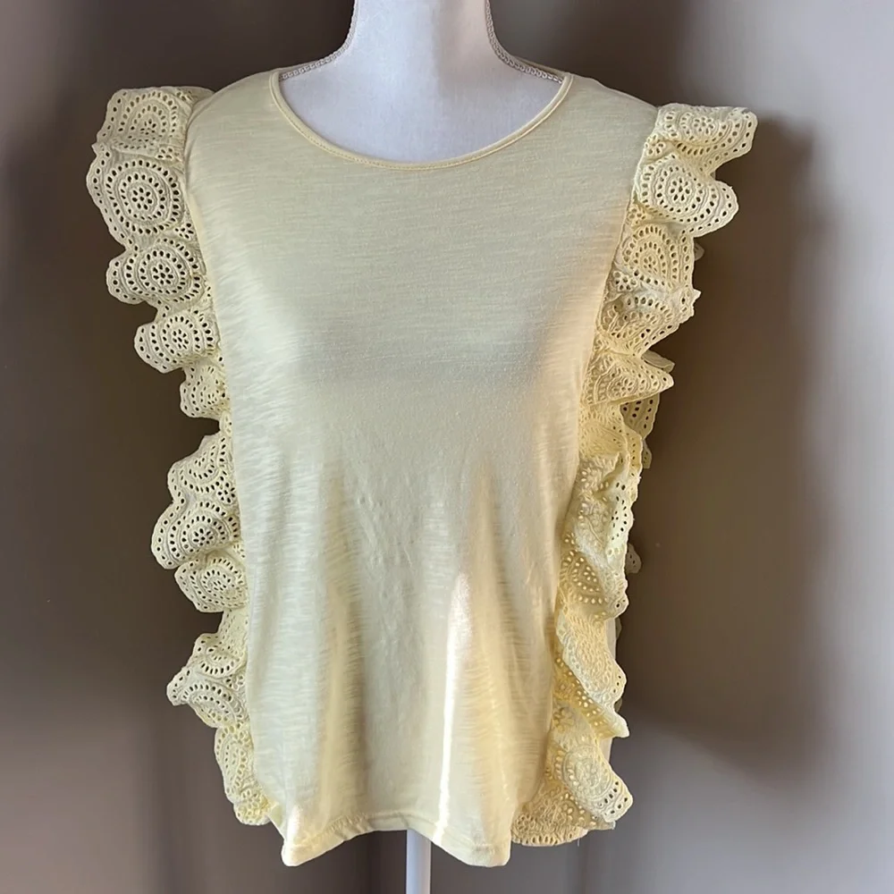 Doe & Rae Ruffle Top - Picture 1 of 10